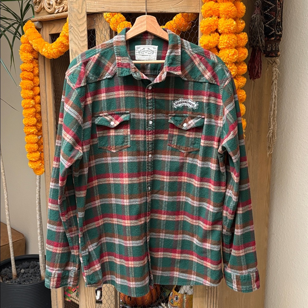 Sierra Nevada Pearl Snap Western Style Plaid Flannel Long Sleeve Shirt